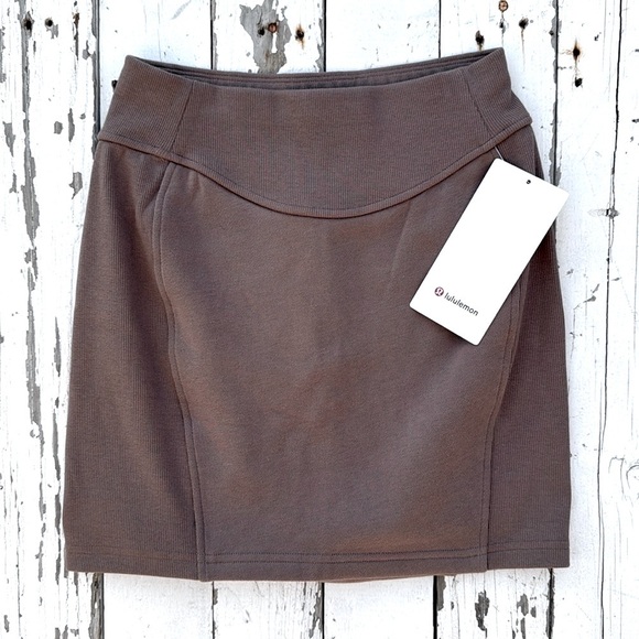 Lululemon Athletica HR Scuba Mini Skirt NWT - Picture 3 of 6